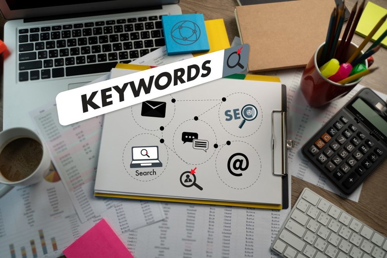 diferencia keyword y query